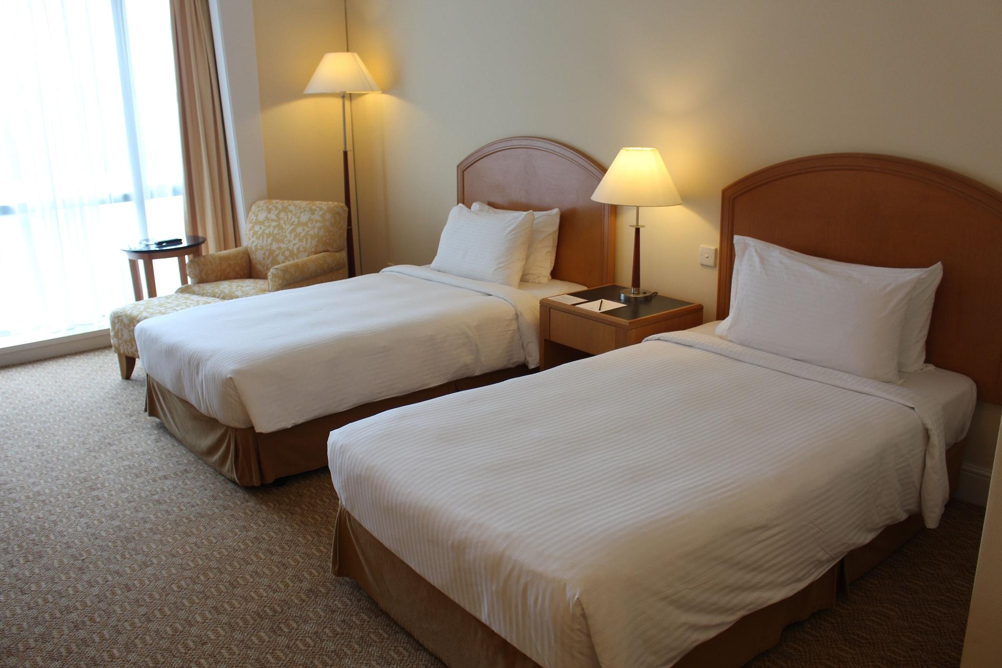 Royale Chulan Seremban Buitenkant foto A room at the hotel