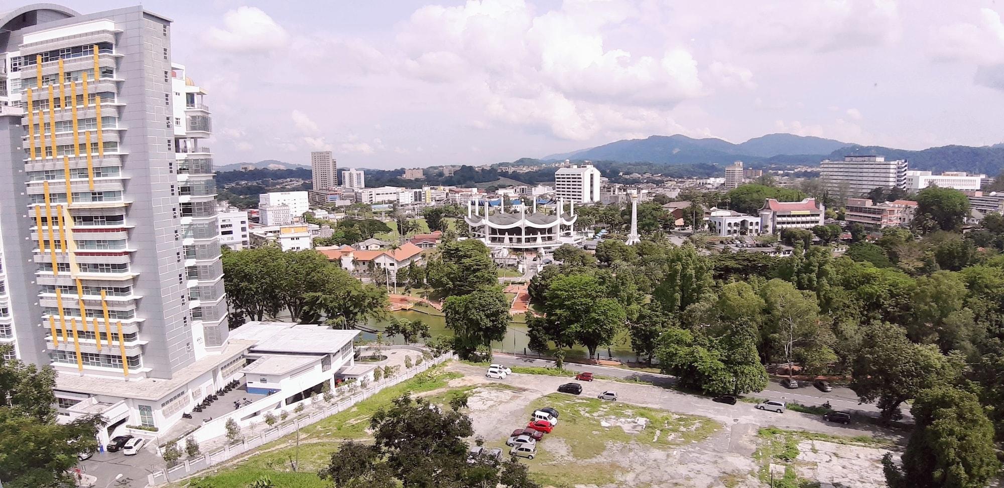 Royale Chulan Seremban Buitenkant foto Aerial view of the city