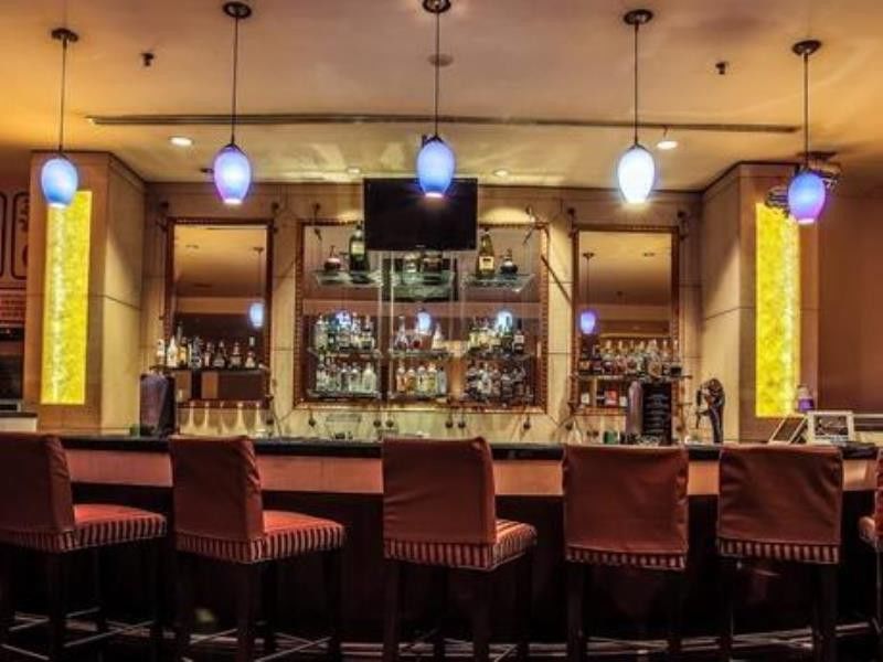 Royale Chulan Seremban Buitenkant foto The bar at the hotel
