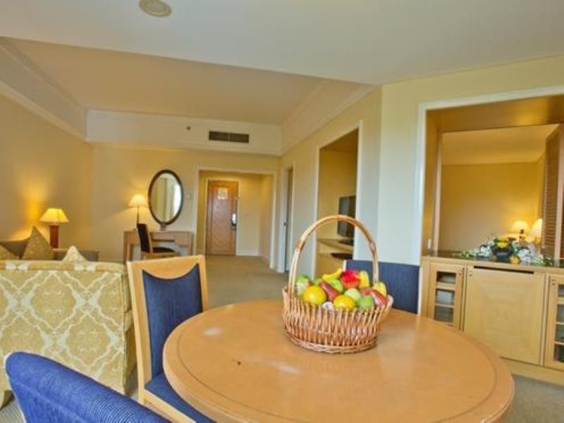 Royale Chulan Seremban Buitenkant foto A suite at the Grand Hotel