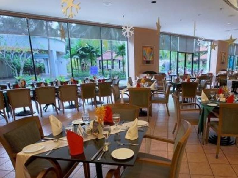 Royale Chulan Seremban Buitenkant foto The restaurant at the hotel