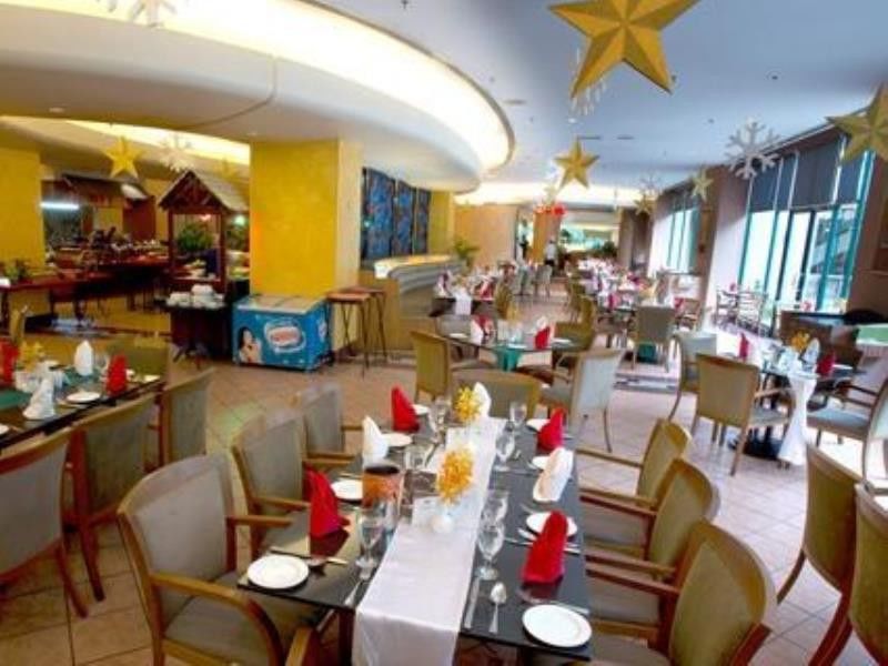 Royale Chulan Seremban Buitenkant foto The restaurant