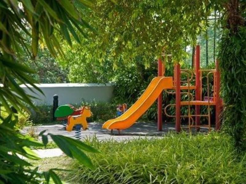 Royale Chulan Seremban Buitenkant foto Playground in the park