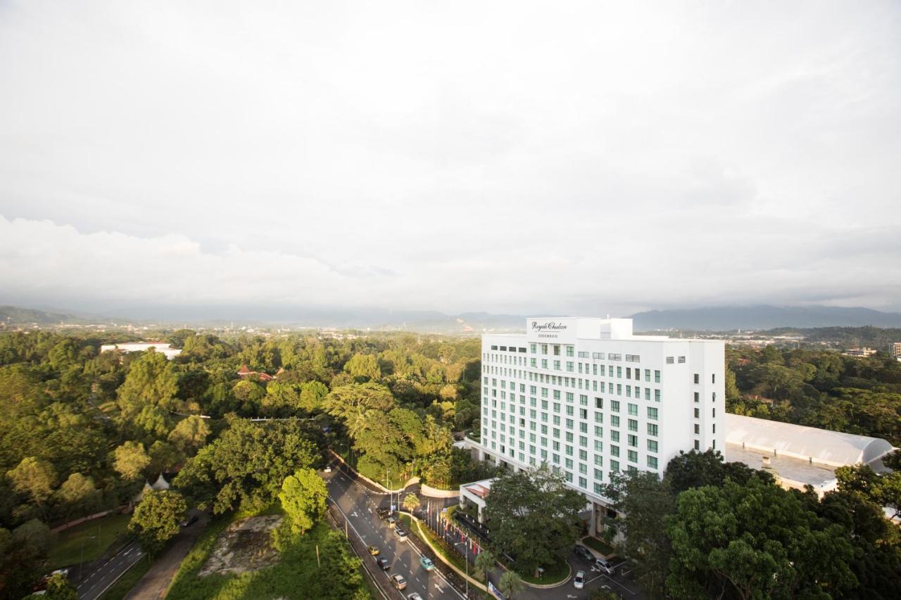 Royale Chulan Seremban Buitenkant foto The hotel in 2012